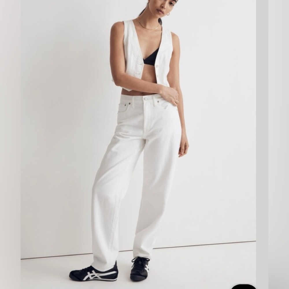 Madewell slouchy boyfriend style white jean size 26.